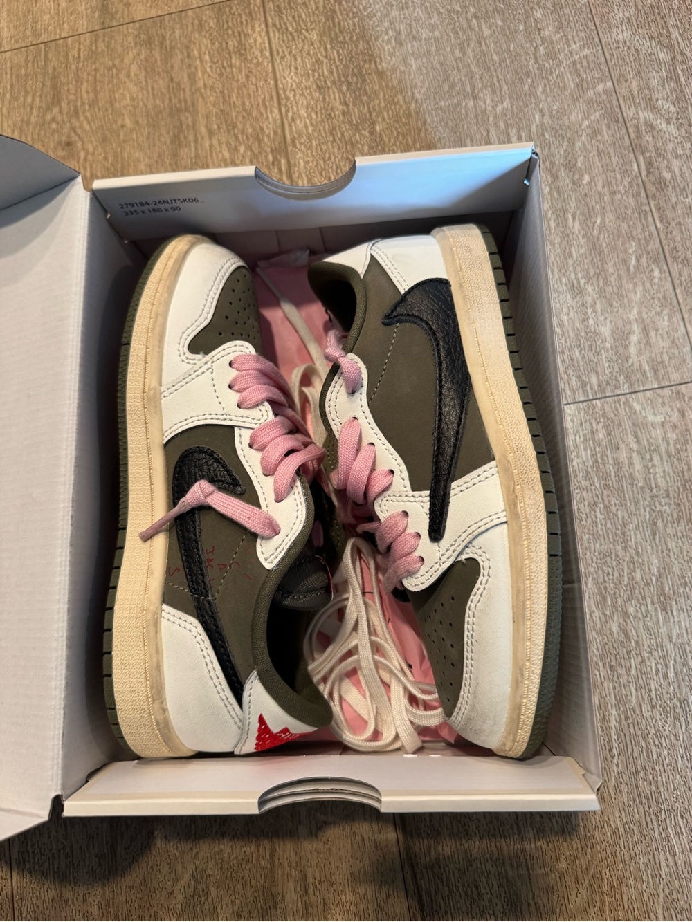 Nike Air Jordan 1 Low Travis Scott - Olive, White & Pink
